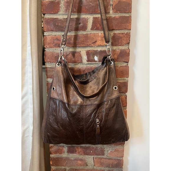 Italian Large Leather Shoulder Bag - Picture 4 of 15